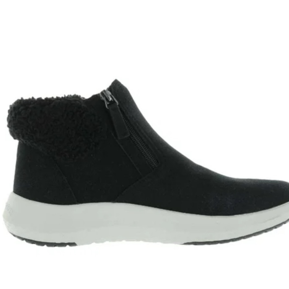 Easy Spirit NWT SZ 8.5 W Elin 3 Casual Dress Boots
with Faux Fur Trim - Picture 4 of 6